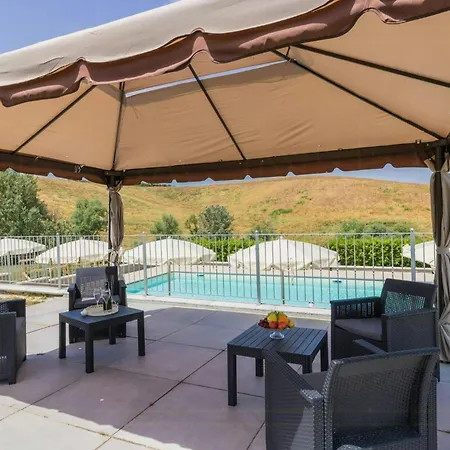 Apartment In Chianti With Swimming Pool